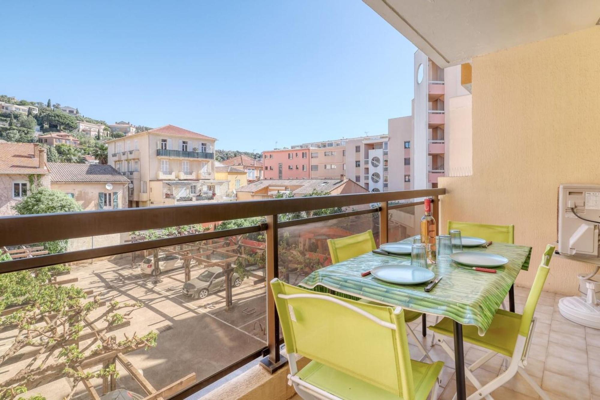 Lavandou - T2 In The City Center - 200 M From The Sea لو لا فاندو المظهر الخارجي الصورة